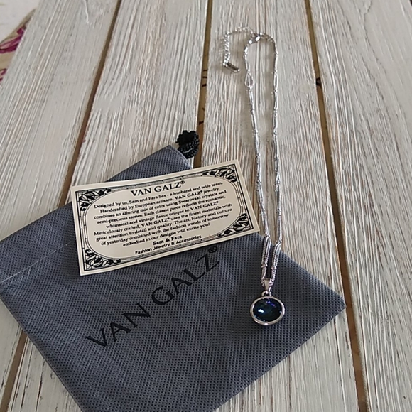 Back in stock!!  Popular Sapphire Blue Swarovski CRYSTAL/Pendant/NECKLACE - Picture 5 of 7